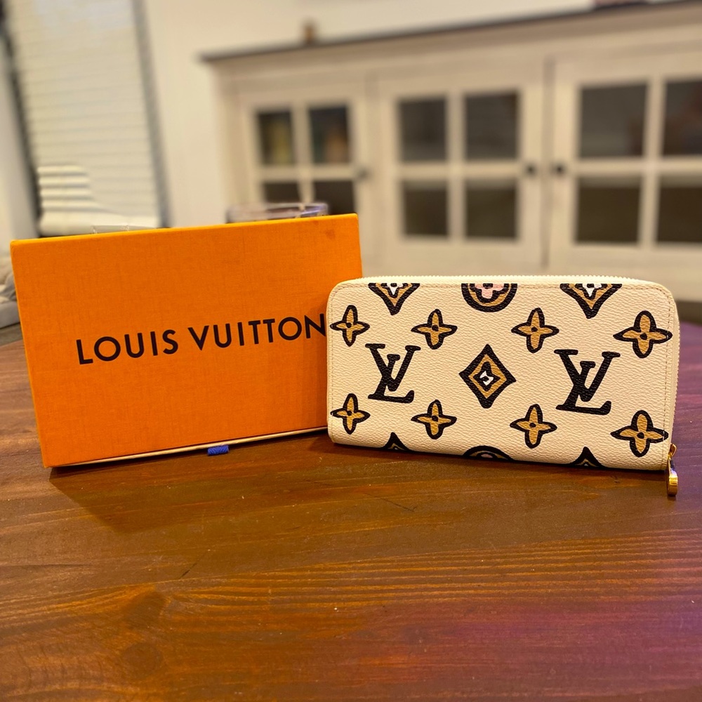 ✨Authentic Louis Vuitton Wild At Heart Long Zippy Wallet✨
